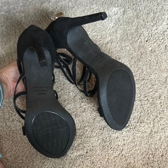 Forever 21 Black Strappy Stiletto Heels - Picture 4 of 4